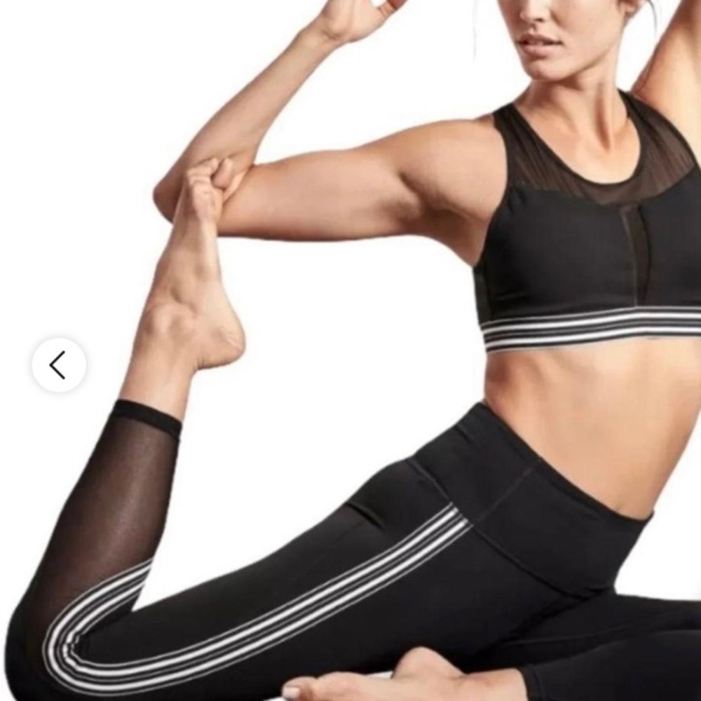 Athleta Black salutation 7/8 leggings xl